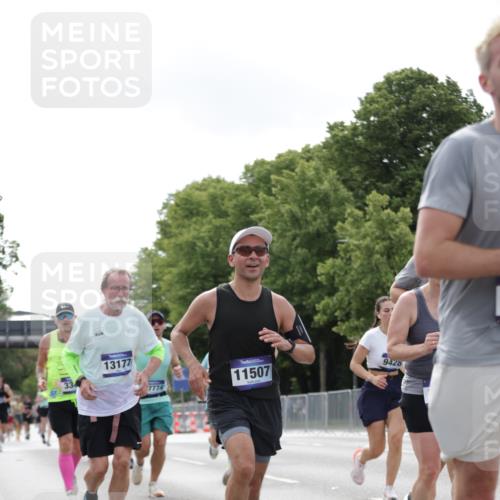 29.06.2025 - hella hamburg halbmarathon Jannik Wohlers http://msf.ph/oto/8147089 29.06.2025 10:11:23 Lombardsbrücke 1328, 1531, 1992, 3363, 4227, 5379, 5605, 7571, 8807, 8810, 9191, 9428, 10042, 10428, 11507, 11917, 12473, 13177, 13203, 13958, 14384, 15945, 17080, 17638, 17774, 17866, 18261, 18278 meine-sportfotos.de