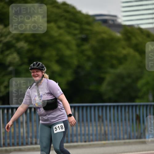 29.06.2025 - hella hamburg halbmarathon Dr. Thomas Lammeyer http://msf.ph/oto/8147101 29.06.2025 09:19:04 Kennedybrücke  meine-sportfotos.de