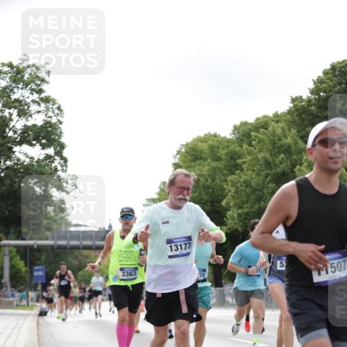 29.06.2025 - hella hamburg halbmarathon Jannik Wohlers http://msf.ph/oto/8147103 29.06.2025 10:11:23 Lombardsbrücke 1328, 1531, 1992, 3363, 4227, 5379, 5605, 7571, 8807, 8810, 9191, 9428, 10042, 10428, 11507, 11917, 12473, 13177, 13203, 13958, 14384, 15945, 17080, 17638, 17774, 17866, 18261, 18278 meine-sportfotos.de