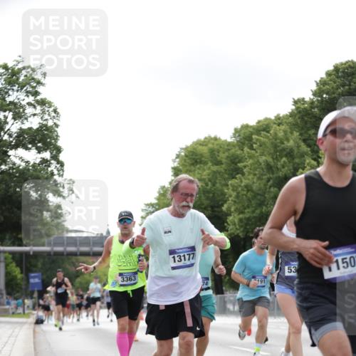 29.06.2025 - hella hamburg halbmarathon Jannik Wohlers http://msf.ph/oto/8147108 29.06.2025 10:11:23 Lombardsbrücke 1328, 1531, 1992, 3363, 4227, 5379, 5605, 7571, 8807, 8810, 9191, 9428, 10042, 10428, 11507, 11917, 12473, 13177, 13203, 13958, 14384, 15945, 17080, 17638, 17774, 17866, 18261, 18278 meine-sportfotos.de
