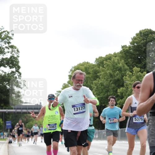 29.06.2025 - hella hamburg halbmarathon Jannik Wohlers http://msf.ph/oto/8147132 29.06.2025 10:11:24 Lombardsbrücke 1328, 1531, 1992, 3363, 4227, 5379, 5605, 7571, 9191, 9428, 10042, 10409, 10428, 11507, 11917, 12473, 13177, 13203, 13542, 13958, 14384, 15945, 17080, 17638, 17774, 17866, 18261, 18278, 18395 meine-sportfotos.de