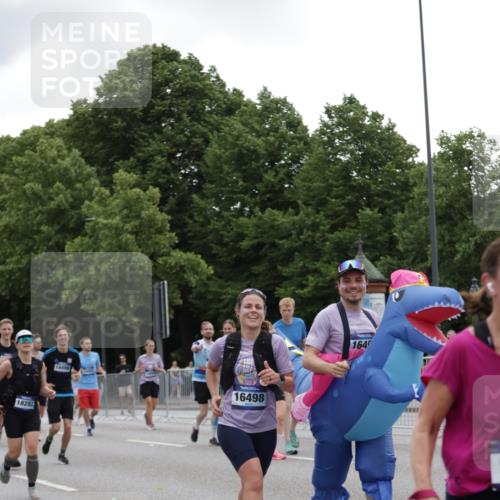 29.06.2025 - hella hamburg halbmarathon Jannik Wohlers http://msf.ph/oto/8147134 29.06.2025 10:48:11 Lombardsbrücke 1142, 1167, 1584, 2195, 2437, 2438, 2475, 2627, 2716, 2909, 3224, 3661, 5010, 7203, 7947, 7948, 8461, 8719, 8760, 9787, 10059, 10204, 10366, 10654, 11776, 12022, 12152, 12452, 13559, 13814, 13845, 13914, 15489, 15593, 15715, 15833, 16498, 16499, 16669, 16693, 16701, 16935, 16974, 17631, 17930, 18282, 18496, 18909, 18967, 19024, 19083, 19135 meine-sportfotos.de