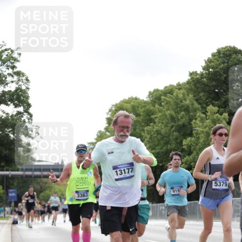29.06.2025 - hella hamburg halbmarathon Jannik Wohlers http://msf.ph/oto/8147137 29.06.2025 10:11:24 Lombardsbrücke 1328, 1531, 1992, 3363, 4227, 5379, 5605, 7571, 9191, 9428, 10042, 10409, 10428, 11507, 11917, 12473, 13177, 13203, 13542, 13958, 14384, 15945, 17080, 17638, 17774, 17866, 18261, 18278, 18395 meine-sportfotos.de