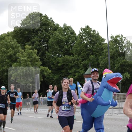29.06.2025 - hella hamburg halbmarathon Jannik Wohlers http://msf.ph/oto/8147145 29.06.2025 10:48:11 Lombardsbrücke 1142, 1167, 1584, 2195, 2437, 2438, 2475, 2627, 2716, 2909, 3224, 3661, 5010, 7203, 7947, 7948, 8461, 8719, 8760, 9787, 10059, 10204, 10366, 10654, 11776, 12022, 12152, 12452, 13559, 13814, 13845, 13914, 15489, 15593, 15715, 15833, 16498, 16499, 16669, 16693, 16701, 16935, 16974, 17631, 17930, 18282, 18496, 18909, 18967, 19024, 19083, 19135 meine-sportfotos.de