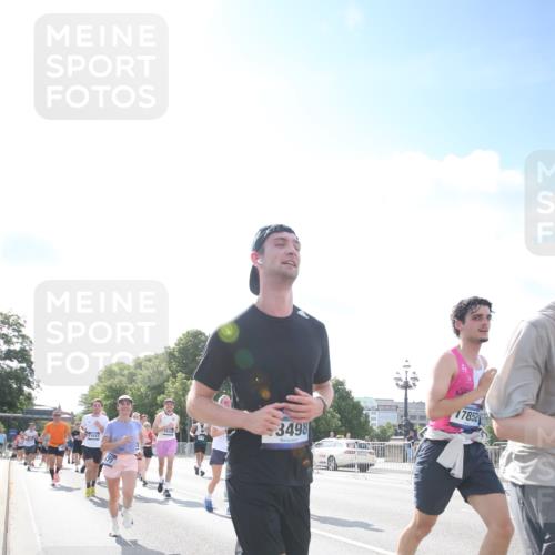 29.06.2025 - hella hamburg halbmarathon Jannik Wohlers http://msf.ph/oto/8147172 29.06.2025 10:00:23 Lombardsbrücke 1583, 1611, 2236, 2474, 3059, 3141, 3983, 4616, 5033, 5418, 5870, 6138, 6443, 6714, 6757, 7761, 8255, 8478, 8632, 8923, 9124, 9553, 9555, 9577, 10074, 10271, 10599, 10705, 10746, 11623, 12787, 12809, 13086, 13407, 13498, 13558, 14306, 14577, 14673, 15232, 15284, 15980, 16093, 16434, 17087, 17268, 17852, 18125, 18426, 18450, 18485, 18508, 18612, 18762, 18919 meine-sportfotos.de