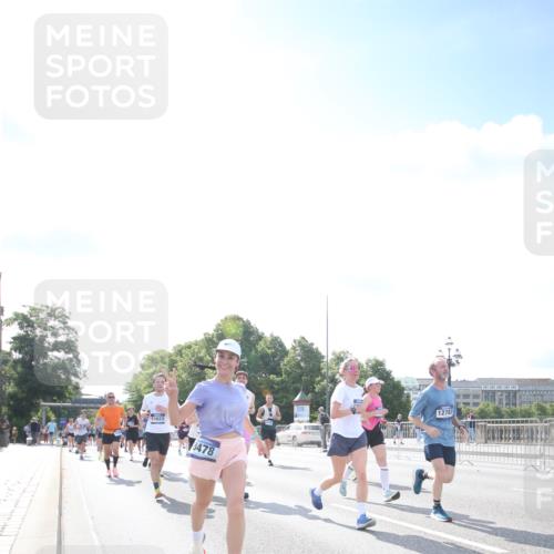 29.06.2025 - hella hamburg halbmarathon Jannik Wohlers http://msf.ph/oto/8147190 29.06.2025 10:00:24 Lombardsbrücke 1583, 1611, 2474, 3059, 3141, 3983, 4616, 5033, 5418, 5870, 6138, 6443, 6714, 6757, 7757, 7759, 7761, 8255, 8326, 8478, 8632, 8923, 9124, 9553, 9555, 9577, 10074, 10271, 10599, 10705, 10746, 11623, 12787, 12809, 13086, 13407, 13498, 13558, 14306, 14577, 14673, 15232, 15284, 15980, 16093, 16434, 16922, 17087, 17268, 17304, 17852, 18125, 18426, 18450, 18485, 18508, 18612, 18762, 18919 meine-sportfotos.de