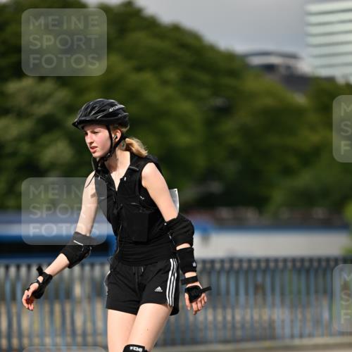 29.06.2025 - hella hamburg halbmarathon Dr. Thomas Lammeyer http://msf.ph/oto/8147191 29.06.2025 09:22:02 Kennedybrücke  meine-sportfotos.de