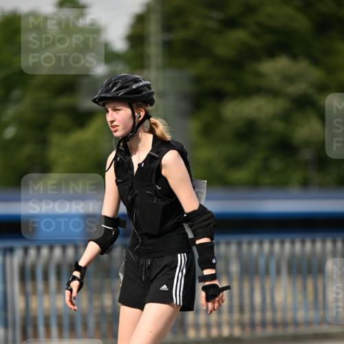 29.06.2025 - hella hamburg halbmarathon Dr. Thomas Lammeyer http://msf.ph/oto/8147207 29.06.2025 09:22:02 Kennedybrücke  meine-sportfotos.de