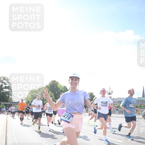 29.06.2025 - hella hamburg halbmarathon Jannik Wohlers http://msf.ph/oto/8147226 29.06.2025 10:00:25 Lombardsbrücke 1583, 1611, 2474, 3059, 3141, 3740, 3983, 4616, 4708, 5033, 5418, 5870, 6138, 6147, 6443, 6714, 6757, 7757, 7759, 7761, 8255, 8326, 8478, 8632, 8923, 9124, 9553, 9555, 9577, 10074, 10271, 10599, 10705, 11623, 12787, 12809, 13086, 13407, 13498, 13558, 14306, 14577, 14673, 15232, 15284, 15980, 16093, 16434, 16922, 17087, 17268, 17304, 17852, 18125, 18426, 18450, 18485, 18508, 18612, 18762, 18919 meine-sportfotos.de