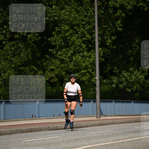29.06.2025 - hella hamburg halbmarathon Dr. Thomas Lammeyer http://msf.ph/oto/8147238 29.06.2025 09:26:45 Kennedybrücke  meine-sportfotos.de