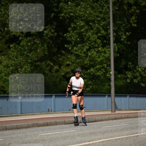 29.06.2025 - hella hamburg halbmarathon Dr. Thomas Lammeyer http://msf.ph/oto/8147249 29.06.2025 09:26:45 Kennedybrücke  meine-sportfotos.de