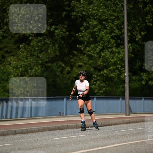 29.06.2025 - hella hamburg halbmarathon Dr. Thomas Lammeyer http://msf.ph/oto/8147254 29.06.2025 09:26:45 Kennedybrücke  meine-sportfotos.de