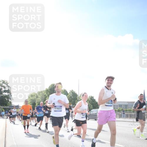 29.06.2025 - hella hamburg halbmarathon Jannik Wohlers http://msf.ph/oto/8147258 29.06.2025 10:00:26 Lombardsbrücke 1583, 1611, 2474, 3059, 3141, 3740, 3983, 4616, 4708, 5033, 5418, 5870, 6138, 6147, 6443, 6714, 6757, 7757, 7759, 7761, 8255, 8326, 8478, 8632, 8923, 9124, 9553, 9555, 9577, 10074, 10271, 10599, 10705, 11623, 12787, 12809, 13086, 13407, 13498, 13558, 14306, 14577, 14673, 15232, 15284, 16093, 16434, 16922, 17087, 17268, 17304, 17852, 18125, 18426, 18450, 18485, 18508, 18612, 18762, 18919 meine-sportfotos.de