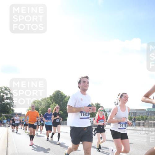 29.06.2025 - hella hamburg halbmarathon Jannik Wohlers http://msf.ph/oto/8147270 29.06.2025 10:00:26 Lombardsbrücke 1583, 1611, 2474, 3059, 3141, 3740, 3983, 4616, 4708, 5033, 5418, 5870, 6138, 6147, 6443, 6714, 6757, 7757, 7759, 7761, 8255, 8326, 8478, 8632, 8923, 9124, 9553, 9555, 9577, 10074, 10271, 10599, 10705, 11623, 12787, 12809, 13086, 13407, 13498, 13558, 14306, 14577, 14673, 15232, 15284, 16093, 16434, 16922, 17087, 17268, 17304, 17852, 18125, 18426, 18450, 18485, 18508, 18612, 18762, 18919 meine-sportfotos.de