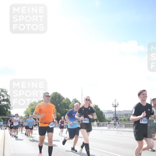 29.06.2025 - hella hamburg halbmarathon Jannik Wohlers http://msf.ph/oto/8147286 29.06.2025 10:00:27 Lombardsbrücke 1583, 1611, 2474, 3059, 3141, 3740, 3983, 4616, 4708, 5033, 5418, 5870, 6138, 6147, 6443, 6714, 6757, 7658, 7757, 7759, 7761, 8255, 8326, 8478, 8632, 8923, 9124, 9553, 9555, 9577, 10074, 10271, 10705, 11623, 12196, 12787, 12809, 13086, 13287, 13407, 13498, 13558, 14306, 14577, 14673, 15232, 15284, 15527, 16093, 16434, 16922, 17087, 17268, 17304, 17852, 18125, 18426, 18450, 18485, 18508, 18612, 18762, 18919 meine-sportfotos.de