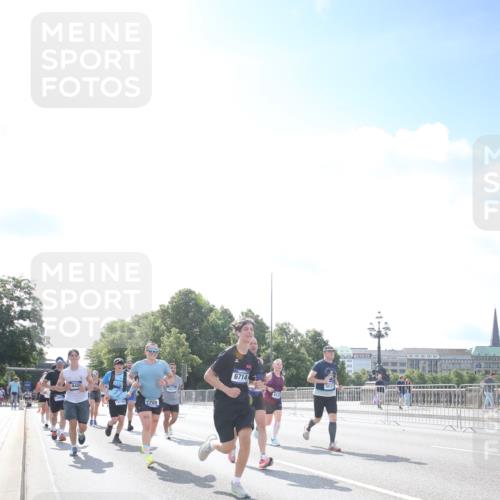 29.06.2025 - hella hamburg halbmarathon Jannik Wohlers http://msf.ph/oto/8147302 29.06.2025 10:00:29 Lombardsbrücke 1611, 1726, 3059, 3141, 3625, 3740, 3983, 4238, 4616, 4708, 5033, 5418, 5870, 6147, 6531, 6714, 6757, 7658, 7757, 7759, 7761, 8255, 8326, 8478, 8632, 8923, 9124, 9553, 9555, 9577, 10074, 10271, 10705, 11623, 12196, 12787, 12809, 13086, 13287, 13407, 13498, 13558, 14306, 14577, 14673, 15232, 15284, 15527, 16093, 16434, 16922, 17087, 17268, 17304, 17852, 18125, 18426, 18450, 18452, 18485, 18508, 18612, 18919 meine-sportfotos.de