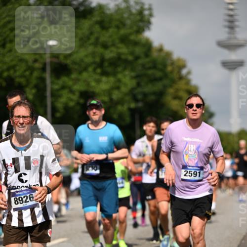 29.06.2025 - hella hamburg halbmarathon Dr. Thomas Lammeyer http://msf.ph/oto/8147312 29.06.2025 10:05:53 Kennedybrücke 1184, 1329, 1364, 1464, 1653, 1722, 1724, 1881, 1940, 2591, 2806, 2957, 3039, 3199, 4322, 4649, 5547, 5602, 5603, 0000, 6327, 6438, 6921, 7189, 7223, 7846, 8191, 8578, 8632, 8926, 9230, 9741, 10074, 10882, 10915 meine-sportfotos.de