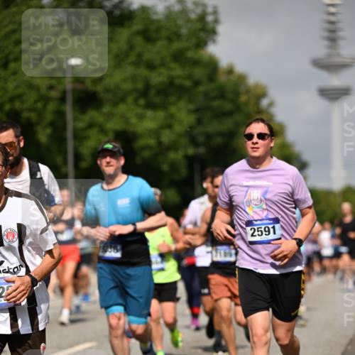 29.06.2025 - hella hamburg halbmarathon Dr. Thomas Lammeyer http://msf.ph/oto/8147321 29.06.2025 10:05:53 Kennedybrücke 1184, 1329, 1364, 1464, 1653, 1722, 1724, 1881, 1940, 2591, 2806, 2957, 3039, 3199, 4322, 4649, 5547, 5602, 5603, 0000, 6327, 6438, 6921, 7189, 7223, 7846, 8191, 8578, 8632, 8926, 9230, 9741, 10074, 10882, 10915 meine-sportfotos.de