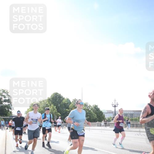 29.06.2025 - hella hamburg halbmarathon Jannik Wohlers http://msf.ph/oto/8147339 29.06.2025 10:00:30 Lombardsbrücke 1611, 1726, 3059, 3141, 3625, 3740, 3983, 4238, 4616, 4708, 5033, 5418, 5870, 6147, 6531, 6714, 6757, 7658, 7757, 7759, 7761, 8255, 8326, 8478, 8632, 8923, 9124, 9553, 9555, 9577, 10074, 10188, 10271, 10705, 11623, 12196, 12206, 12261, 12787, 12809, 13086, 13287, 13407, 13498, 14306, 14577, 14673, 15232, 15284, 15527, 16093, 16434, 16922, 17087, 17268, 17304, 17852, 18125, 18426, 18450, 18452, 18485, 18508, 18612, 18759, 18919 meine-sportfotos.de