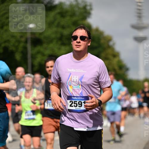 29.06.2025 - hella hamburg halbmarathon Dr. Thomas Lammeyer http://msf.ph/oto/8147371 29.06.2025 10:05:54 Kennedybrücke 1184, 1329, 1364, 1464, 1653, 1722, 1724, 1881, 1940, 2591, 2806, 2957, 3039, 3199, 4322, 4649, 5547, 5602, 5603, 0000, 6327, 6438, 6921, 7189, 7223, 7846, 8191, 8578, 8632, 8926, 9230, 9741, 10074, 10882 meine-sportfotos.de