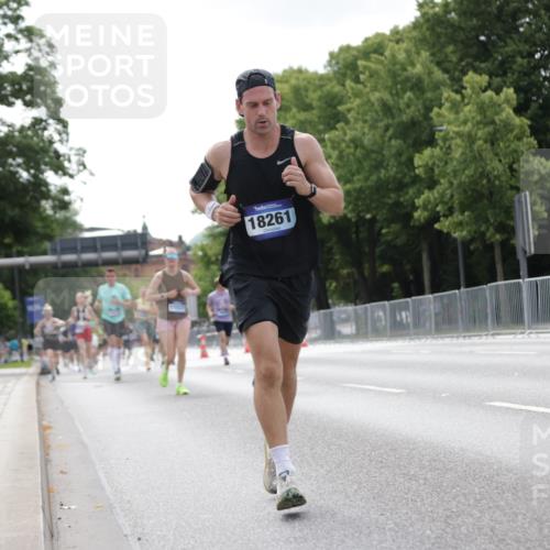 29.06.2025 - hella hamburg halbmarathon Jannik Wohlers http://msf.ph/oto/8147372 29.06.2025 10:11:31 Lombardsbrücke 1328, 1992, 3363, 4227, 5379, 5605, 7571, 9191, 9428, 10042, 10409, 11507, 11537, 11581, 11917, 12473, 13171, 13177, 13542, 13958, 14384, 16976, 17638, 17774, 18261, 18395, 18655 meine-sportfotos.de