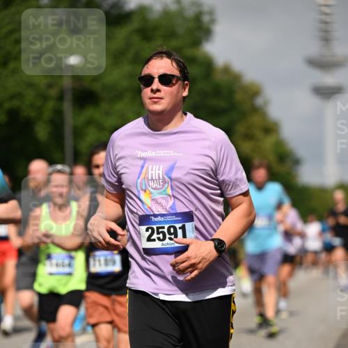 29.06.2025 - hella hamburg halbmarathon Dr. Thomas Lammeyer http://msf.ph/oto/8147377 29.06.2025 10:05:55 Kennedybrücke 1184, 1329, 1364, 1464, 1653, 1722, 1724, 1881, 1940, 2591, 2806, 2957, 3039, 3199, 4322, 4649, 5547, 5602, 5603, 0000, 6327, 6438, 6921, 7031, 7189, 7223, 7846, 8191, 8578, 8632, 8926, 9230, 9741, 10074, 10882 meine-sportfotos.de