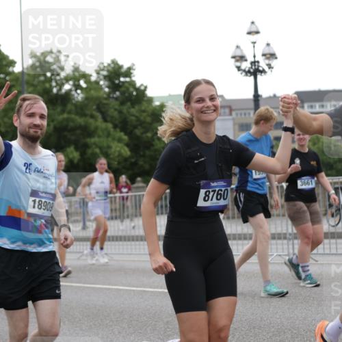 29.06.2025 - hella hamburg halbmarathon Jannik Wohlers http://msf.ph/oto/8147379 29.06.2025 10:48:17 Lombardsbrücke 1142, 1167, 1584, 2437, 2438, 2716, 3224, 5010, 7203, 7947, 7948, 8719, 8760, 9552, 9787, 10059, 10204, 10366, 10524, 10654, 10656, 11364, 11365, 11762, 11776, 11861, 13775, 13814, 13845, 13914, 15489, 15715, 15833, 16042, 16498, 16499, 16701, 16974, 18282, 18496, 18909, 18967, 19024, 19083, 19135 meine-sportfotos.de