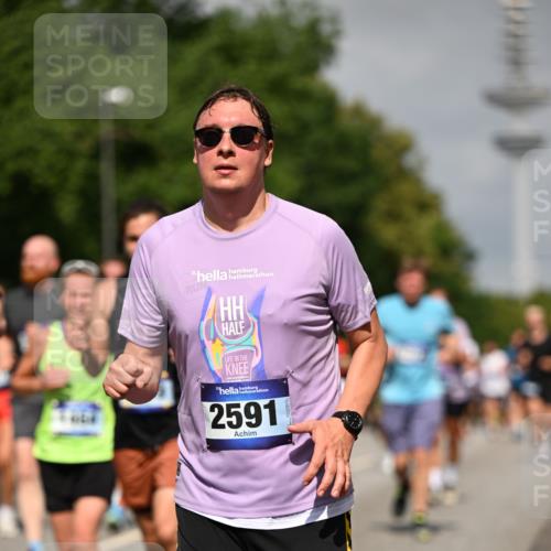 29.06.2025 - hella hamburg halbmarathon Dr. Thomas Lammeyer http://msf.ph/oto/8147381 29.06.2025 10:05:55 Kennedybrücke 1184, 1329, 1364, 1464, 1653, 1722, 1724, 1881, 1940, 2591, 2806, 2957, 3039, 3199, 4322, 4649, 5547, 5602, 5603, 0000, 6327, 6438, 6921, 7031, 7189, 7223, 7846, 8191, 8578, 8632, 8926, 9230, 9741, 10074, 10882 meine-sportfotos.de
