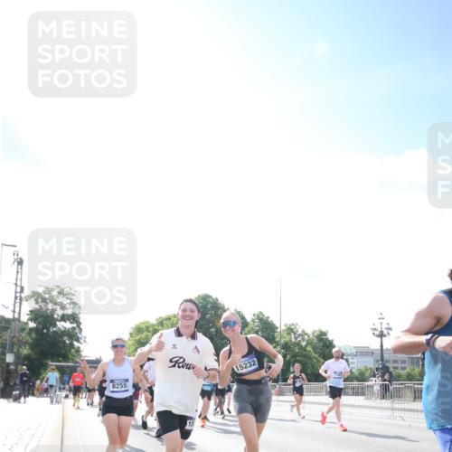29.06.2025 - hella hamburg halbmarathon Jannik Wohlers http://msf.ph/oto/8147382 29.06.2025 10:00:32 Lombardsbrücke 1726, 3059, 3141, 3625, 3740, 3983, 4238, 4616, 4708, 5033, 5418, 5870, 6147, 6487, 6531, 6714, 6757, 7658, 7757, 7759, 7761, 8255, 8326, 8478, 8632, 8923, 9124, 9577, 10074, 10188, 10271, 10705, 11623, 12196, 12206, 12261, 12787, 12809, 13086, 13287, 13407, 13498, 14306, 14577, 14673, 15232, 15284, 15527, 16093, 16401, 16434, 16594, 16786, 16922, 17087, 17268, 17304, 17852, 18125, 18426, 18450, 18452, 18485, 18612, 18759, 18919 meine-sportfotos.de
