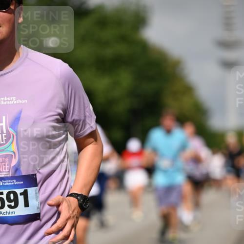 29.06.2025 - hella hamburg halbmarathon Dr. Thomas Lammeyer http://msf.ph/oto/8147452 29.06.2025 10:05:56 Kennedybrücke 1184, 1329, 1364, 1464, 1653, 1722, 1724, 1881, 1940, 2591, 2806, 2957, 3039, 3199, 4322, 4328, 4649, 5547, 5602, 5603, 0000, 6327, 6438, 6921, 7031, 7189, 7223, 7846, 8191, 8578, 8632, 8926, 9156, 9230, 9353, 9741, 10074, 10177, 10882 meine-sportfotos.de