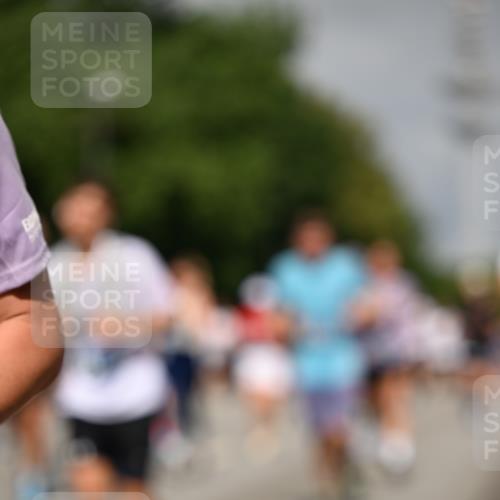 29.06.2025 - hella hamburg halbmarathon Dr. Thomas Lammeyer http://msf.ph/oto/8147462 29.06.2025 10:05:56 Kennedybrücke 1184, 1329, 1364, 1464, 1653, 1722, 1724, 1881, 1940, 2591, 2806, 2957, 3039, 3199, 4322, 4328, 4649, 5547, 5602, 5603, 0000, 6327, 6438, 6921, 7031, 7189, 7223, 7846, 8191, 8578, 8632, 8926, 9156, 9230, 9353, 9741, 10074, 10177, 10882 meine-sportfotos.de