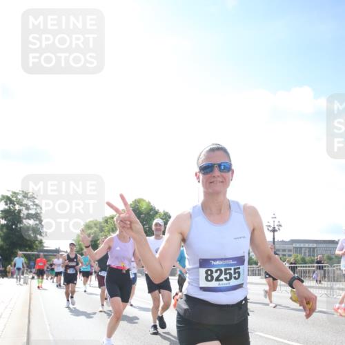 29.06.2025 - hella hamburg halbmarathon Jannik Wohlers http://msf.ph/oto/8147465 29.06.2025 10:00:34 Lombardsbrücke 1726, 2490, 3059, 3141, 3625, 3740, 3983, 4238, 4616, 4708, 5033, 5418, 5870, 6147, 6487, 6531, 6714, 6757, 7658, 7757, 7759, 7761, 8255, 8326, 8478, 8632, 8923, 9124, 9932, 10074, 10188, 10271, 10705, 11623, 12196, 12206, 12261, 12787, 12809, 13086, 13287, 13407, 14306, 14577, 15232, 15284, 15527, 15838, 16401, 16434, 16594, 16786, 16922, 17087, 17268, 17304, 18029, 18426, 18452, 18485, 18612, 18759, 18919 meine-sportfotos.de