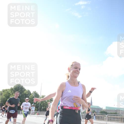29.06.2025 - hella hamburg halbmarathon Jannik Wohlers http://msf.ph/oto/8147472 29.06.2025 10:00:35 Lombardsbrücke 1726, 2490, 3059, 3625, 3740, 3983, 4238, 4616, 4708, 5033, 5418, 5870, 6147, 6487, 6531, 6714, 6757, 6835, 7658, 7757, 7759, 7761, 8255, 8326, 8632, 8923, 9124, 9932, 10074, 10188, 10271, 10705, 11623, 11937, 12196, 12206, 12261, 12787, 12809, 13086, 13287, 13407, 14306, 14577, 15232, 15284, 15527, 15838, 16401, 16434, 16594, 16786, 16922, 17087, 17268, 17304, 18029, 18426, 18452, 18485, 18612, 18759, 18919 meine-sportfotos.de