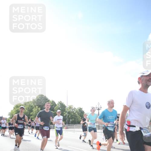 29.06.2025 - hella hamburg halbmarathon Jannik Wohlers http://msf.ph/oto/8147485 29.06.2025 10:00:35 Lombardsbrücke 1726, 2490, 3059, 3625, 3740, 3983, 4238, 4616, 4708, 5033, 5418, 5870, 6147, 6487, 6531, 6714, 6757, 6835, 7658, 7757, 7759, 7761, 8255, 8326, 8632, 8923, 9124, 9932, 10074, 10188, 10271, 10705, 11623, 11937, 12196, 12206, 12261, 12787, 12809, 13086, 13287, 13407, 14306, 14577, 15232, 15284, 15527, 15838, 16401, 16434, 16594, 16786, 16922, 17087, 17268, 17304, 18029, 18426, 18452, 18485, 18612, 18759, 18919 meine-sportfotos.de