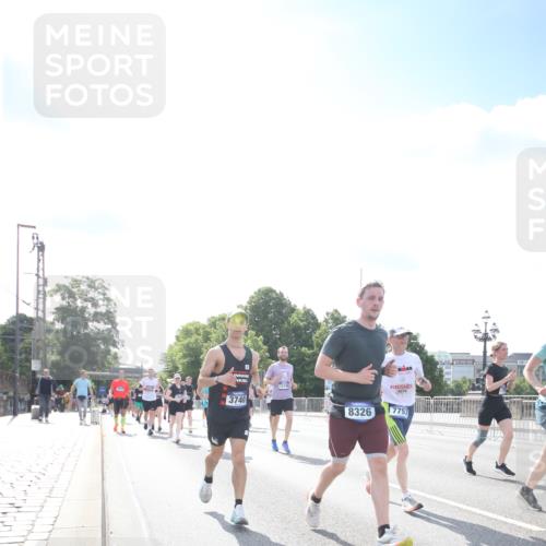29.06.2025 - hella hamburg halbmarathon Jannik Wohlers http://msf.ph/oto/8147511 29.06.2025 10:00:35 Lombardsbrücke 1726, 2490, 3059, 3625, 3740, 3983, 4238, 4616, 4708, 5033, 5418, 5870, 6147, 6487, 6531, 6714, 6757, 6835, 7658, 7757, 7759, 7761, 8255, 8326, 8632, 8923, 9124, 9932, 10074, 10188, 10271, 10705, 11623, 11937, 12196, 12206, 12261, 12787, 12809, 13086, 13287, 13407, 14306, 14577, 15232, 15284, 15527, 15838, 16401, 16434, 16594, 16786, 16922, 17087, 17268, 17304, 18029, 18426, 18452, 18485, 18612, 18759, 18919 meine-sportfotos.de