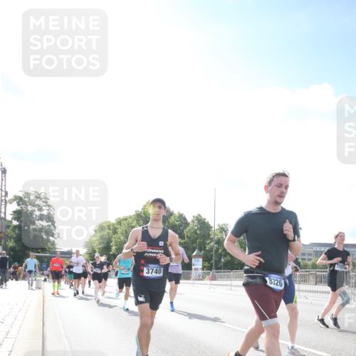 29.06.2025 - hella hamburg halbmarathon Jannik Wohlers http://msf.ph/oto/8147523 29.06.2025 10:00:36 Lombardsbrücke 1726, 2490, 3625, 3740, 4238, 4616, 4708, 5033, 5418, 5870, 6147, 6487, 6531, 6714, 6757, 6835, 7658, 7757, 7759, 7761, 8255, 8326, 8632, 8923, 9124, 9932, 10074, 10188, 10271, 10705, 11623, 11937, 12196, 12206, 12261, 12809, 13287, 13407, 14306, 14577, 15232, 15284, 15527, 15838, 16401, 16434, 16594, 16786, 16922, 17087, 17268, 17304, 18029, 18426, 18452, 18485, 18612, 18759, 18919 meine-sportfotos.de