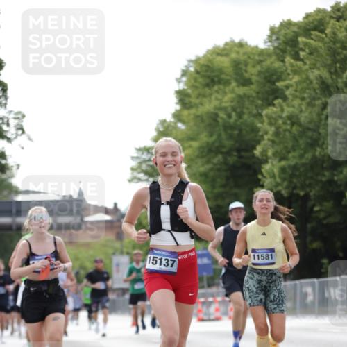 29.06.2025 - hella hamburg halbmarathon Jannik Wohlers http://msf.ph/oto/8147570 29.06.2025 10:11:38 Lombardsbrücke 1062, 1790, 5379, 9191, 9705, 10042, 10409, 11525, 11537, 11581, 11917, 13171, 13542, 13958, 14060, 14196, 15137, 16976, 17774, 18261, 18395, 18429, 18655 meine-sportfotos.de