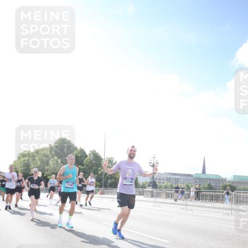 29.06.2025 - hella hamburg halbmarathon Jannik Wohlers http://msf.ph/oto/8147595 29.06.2025 10:00:37 Lombardsbrücke 1130, 1726, 2490, 2936, 3625, 3740, 4238, 4616, 4708, 5033, 5418, 5870, 6147, 6487, 6531, 6714, 6757, 6835, 7658, 7757, 7759, 7761, 8255, 8326, 8923, 9124, 9932, 10188, 10271, 10705, 11937, 12196, 12206, 12261, 12809, 13287, 13407, 14306, 14577, 15232, 15284, 15527, 15838, 16401, 16434, 16594, 16786, 16922, 17087, 17268, 17304, 18029, 18426, 18452, 18485, 18612, 18759 meine-sportfotos.de