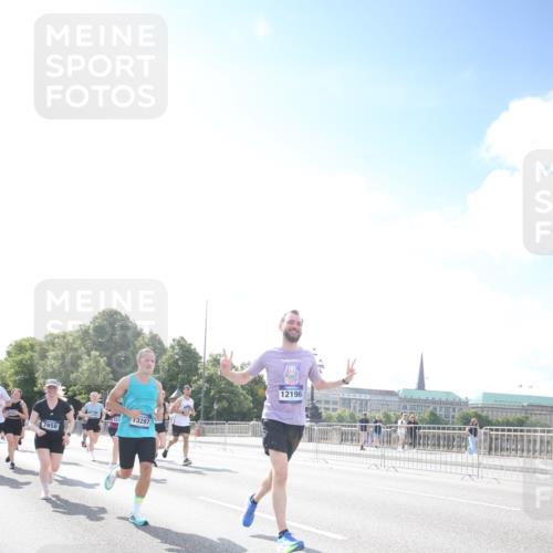 29.06.2025 - hella hamburg halbmarathon Jannik Wohlers http://msf.ph/oto/8147604 29.06.2025 10:00:37 Lombardsbrücke 1130, 1726, 2490, 2936, 3625, 3740, 4238, 4616, 4708, 5033, 5418, 5870, 6147, 6487, 6531, 6714, 6757, 6835, 7658, 7757, 7759, 7761, 8255, 8326, 8923, 9124, 9932, 10188, 10271, 10705, 11937, 12196, 12206, 12261, 12809, 13287, 13407, 14306, 14577, 15232, 15284, 15527, 15838, 16401, 16434, 16594, 16786, 16922, 17087, 17268, 17304, 18029, 18426, 18452, 18485, 18612, 18759 meine-sportfotos.de