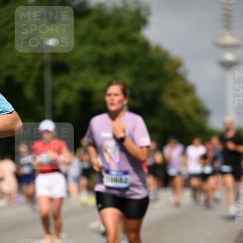 29.06.2025 - hella hamburg halbmarathon Dr. Thomas Lammeyer http://msf.ph/oto/8147622 29.06.2025 10:05:59 Kennedybrücke 1184, 1329, 1364, 1464, 1653, 1722, 1724, 1729, 1881, 1940, 2591, 3039, 3199, 4328, 4649, 5547, 5602, 5603, 6327, 6438, 7031, 7189, 7223, 7846, 8191, 8632, 8926, 9156, 9230, 9353, 9741, 10074, 10177, 10882 meine-sportfotos.de