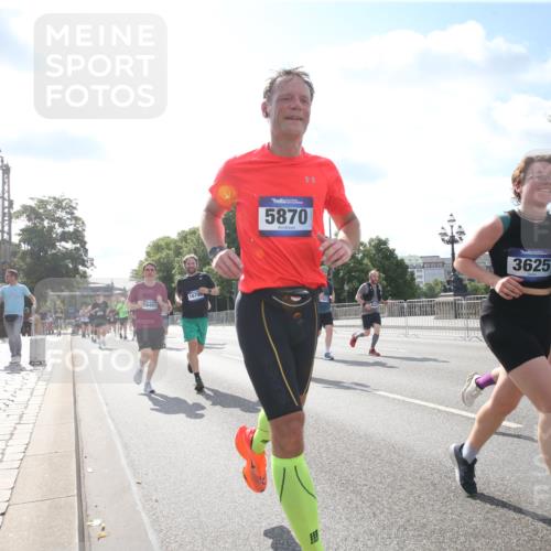 29.06.2025 - hella hamburg halbmarathon Jannik Wohlers http://msf.ph/oto/8147647 29.06.2025 10:00:41 Lombardsbrücke 1130, 1420, 1726, 2354, 2363, 2490, 2936, 3625, 3740, 4068, 4238, 4708, 5033, 5870, 6147, 6487, 6531, 6835, 7658, 7757, 7759, 7761, 8045, 8046, 8255, 8326, 9932, 10188, 10271, 11937, 12196, 12206, 12261, 12809, 13287, 14306, 15232, 15240, 15284, 15527, 15838, 16401, 16517, 16530, 16594, 16602, 16786, 16922, 17304, 17387, 17543, 17739, 18029, 18327, 18452, 18485, 18759 meine-sportfotos.de