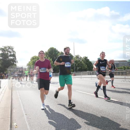 29.06.2025 - hella hamburg halbmarathon Jannik Wohlers http://msf.ph/oto/8147651 29.06.2025 10:00:42 Lombardsbrücke 1130, 1420, 1726, 2354, 2363, 2490, 2936, 3625, 3740, 4068, 4238, 4708, 5870, 6147, 6487, 6531, 6835, 7658, 7757, 7759, 7761, 8045, 8046, 8255, 8326, 9932, 10188, 10271, 10383, 11937, 12196, 12206, 12261, 13287, 14306, 15232, 15240, 15284, 15527, 15838, 16401, 16517, 16530, 16594, 16602, 16786, 16922, 17304, 17387, 17543, 17739, 18029, 18327, 18452, 18485, 18759, 18796 meine-sportfotos.de