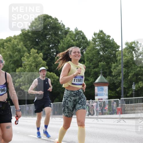 29.06.2025 - hella hamburg halbmarathon Jannik Wohlers http://msf.ph/oto/8147669 29.06.2025 10:11:41 Lombardsbrücke 1062, 1790, 7474, 9253, 9705, 10409, 11525, 11537, 11581, 11917, 13171, 13542, 13958, 14060, 14196, 14313, 15137, 16976, 18261, 18395, 18429, 18655 meine-sportfotos.de
