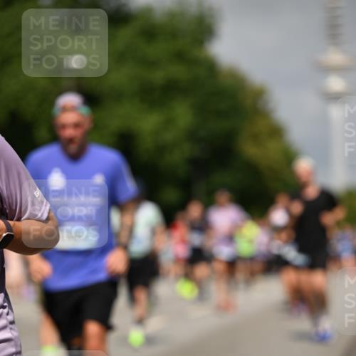 29.06.2025 - hella hamburg halbmarathon Dr. Thomas Lammeyer http://msf.ph/oto/8147693 29.06.2025 10:06:01 Kennedybrücke 1184, 1329, 1364, 1453, 1464, 1653, 1722, 1724, 1729, 1881, 1940, 2591, 3039, 3169, 3199, 4286, 4328, 4649, 5547, 5602, 5603, 6327, 6438, 7031, 7189, 7223, 8191, 8926, 9156, 9230, 9353, 9741, 10177, 10882 meine-sportfotos.de