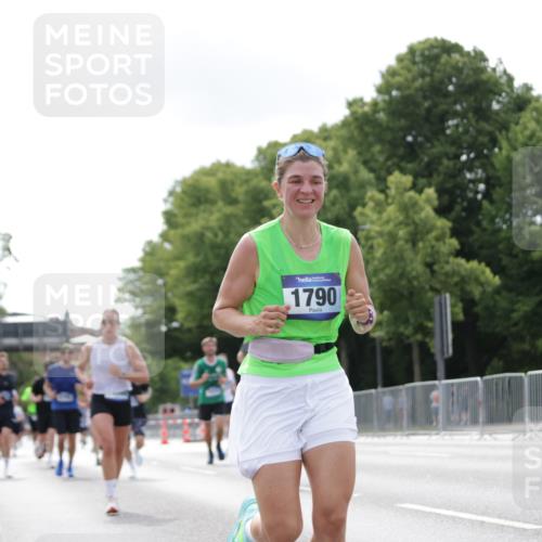 29.06.2025 - hella hamburg halbmarathon Jannik Wohlers http://msf.ph/oto/8147735 29.06.2025 10:11:42 Lombardsbrücke 1062, 1790, 2661, 7474, 9253, 9705, 10409, 11509, 11525, 11537, 11581, 11917, 13171, 13542, 14060, 14196, 14313, 15137, 16379, 16976, 18261, 18395, 18429, 18655 meine-sportfotos.de