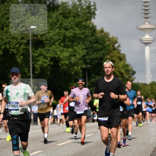 29.06.2025 - hella hamburg halbmarathon Dr. Thomas Lammeyer http://msf.ph/oto/8147776 29.06.2025 10:06:03 Kennedybrücke 1184, 1329, 1364, 1453, 1464, 1724, 1729, 1881, 1940, 2591, 3039, 3169, 3199, 4286, 4328, 4649, 5547, 5602, 5603, 6327, 6438, 7031, 7189, 7223, 8191, 8926, 9156, 9230, 9353, 9741, 10177, 10882 meine-sportfotos.de