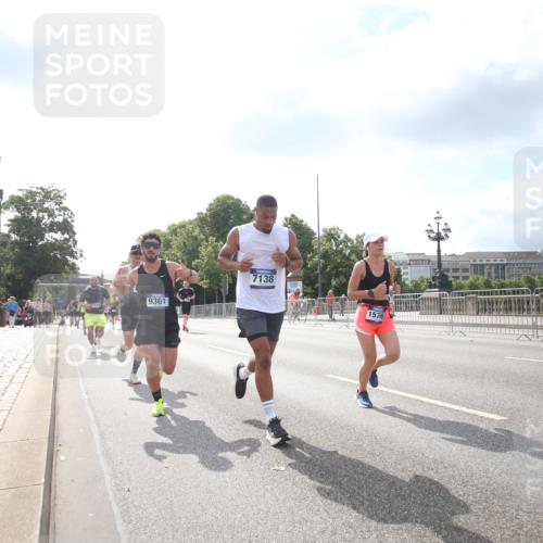 29.06.2025 - hella hamburg halbmarathon Jannik Wohlers http://msf.ph/oto/8147786 29.06.2025 10:05:46 Lombardsbrücke 1842, 3062, 4542, 4868, 5431, 6014, 6314, 7138, 7741, 8051, 8316, 9361, 10781, 13042, 13054, 13481, 14369, 14987, 15113, 15145, 15229, 15537, 15766, 15772, 16441, 16687, 17239, 17746, 18768, 18857, 18966 meine-sportfotos.de
