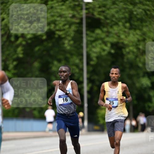 29.06.2025 - hella hamburg halbmarathon Dr. Thomas Lammeyer http://msf.ph/oto/8147813 29.06.2025 09:33:46 Kennedybrücke 2, 4, 5, 6, 7, 8, 9, 10, 11, 13, 16, 22, 23, 25, 59 meine-sportfotos.de