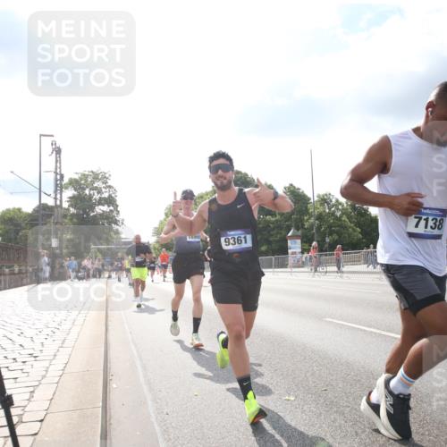 29.06.2025 - hella hamburg halbmarathon Jannik Wohlers http://msf.ph/oto/8147818 29.06.2025 10:05:46 Lombardsbrücke 1842, 3062, 4542, 4868, 5431, 6014, 6314, 7138, 7741, 8051, 8316, 9361, 10781, 13042, 13054, 13481, 14369, 14987, 15113, 15145, 15229, 15537, 15766, 15772, 16441, 16687, 17239, 17746, 18768, 18857, 18966 meine-sportfotos.de