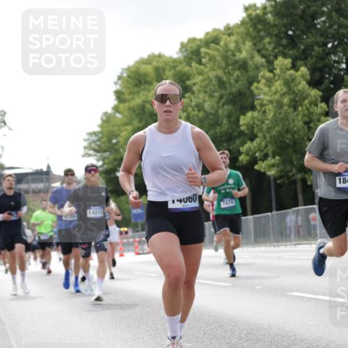 29.06.2025 - hella hamburg halbmarathon Jannik Wohlers http://msf.ph/oto/8147821 29.06.2025 10:11:44 Lombardsbrücke 1062, 1790, 2661, 3746, 7474, 9253, 9705, 10409, 11509, 11525, 11537, 11581, 13171, 13542, 14060, 14196, 14313, 15137, 16379, 16976, 18261, 18395, 18429, 18655 meine-sportfotos.de